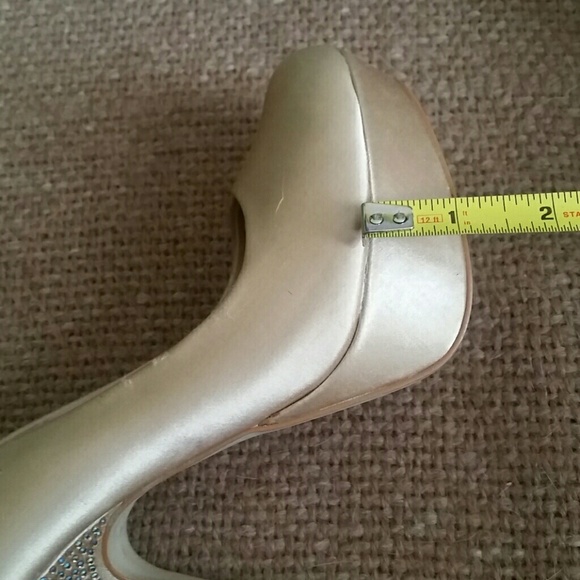 Satin Steve Madden heels - Picture 7 of 8